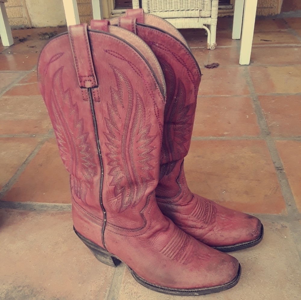 Pink ariat boots